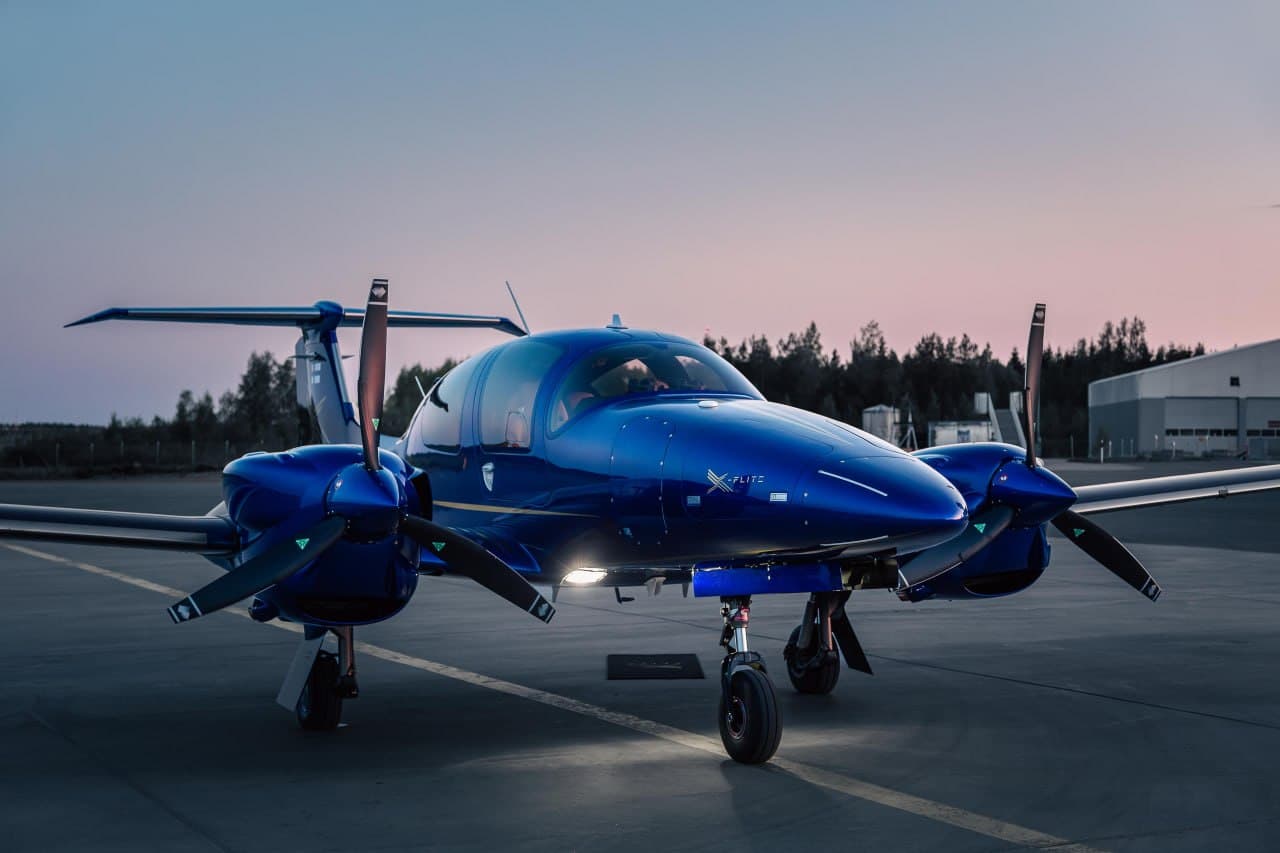 Синий Diamond DA62 готов к полёту по Европе