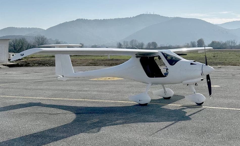 Two-seat Pipistrel Virus light aircraft